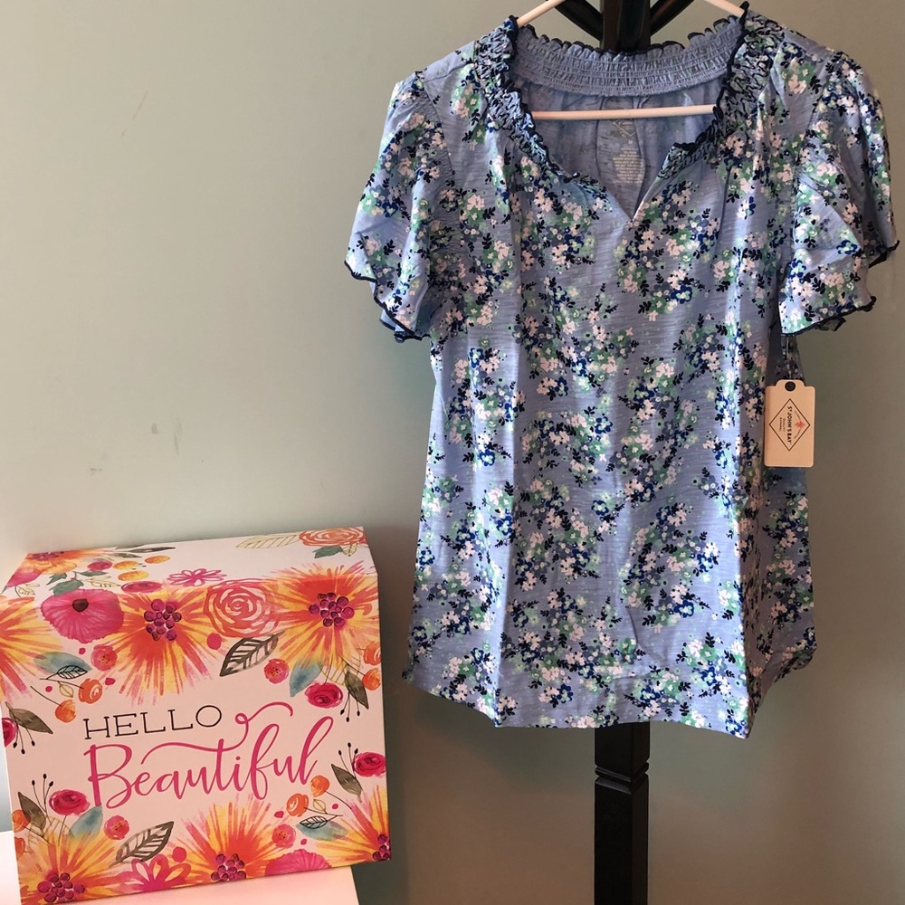 St Johns Bay floral cinched detail flowy sleeves